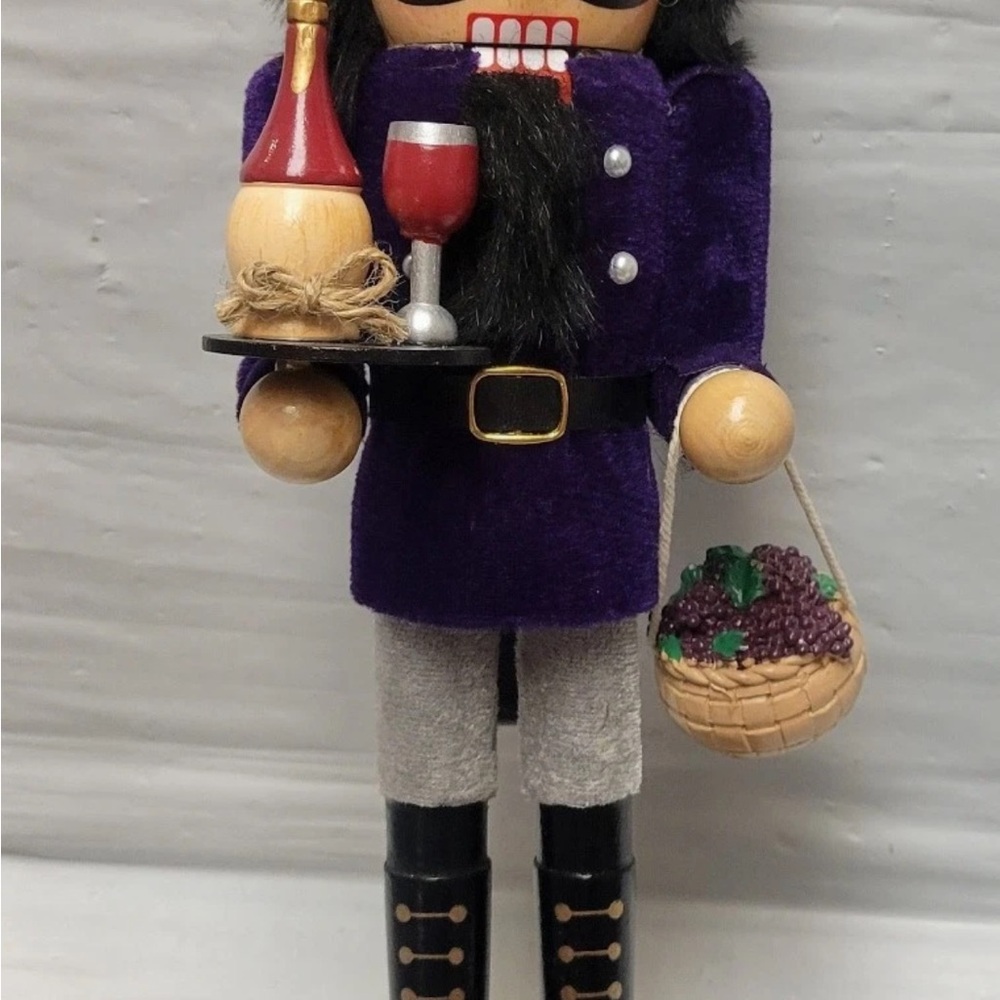 Christmas 14" Nutcracker Purple Grapes Wine Italian Chianti Tuscany Holiday HTF